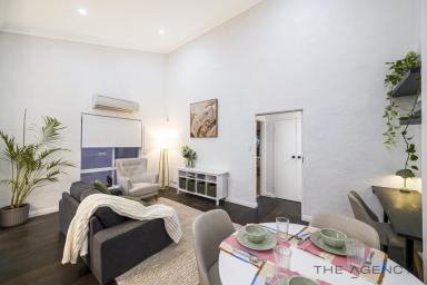 House For Sale - WA - Claremont - 6010 - SUPERB SINGLE LEVEL LIVING  (Image 2)