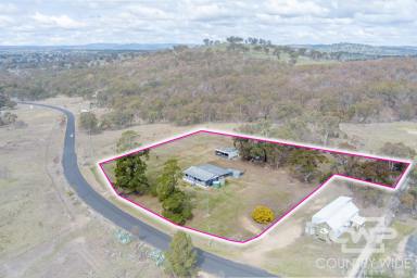 House For Sale - NSW - Emmaville - 2371 - Stunning Valley Views & Renovated Country Home  (Image 2)