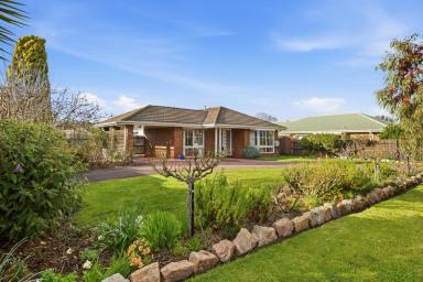 House For Lease - VIC - Sale - 3850 - Beautifully Maintained  They Don’t Often Come This Well Looked After  (Image 2)