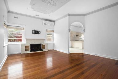 House For Lease - VIC - Mentone - 3194 - WALK TO THE BEACH | THREE BEDROOMS | IDEAL LOCATION  (Image 2)