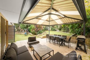 House For Sale - WA - Murdoch - 6150 - QUIET CUL-DE-SAC FAMILY ENTERTAINER  (Image 2)