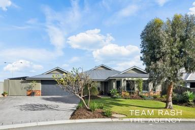 House For Sale - WA - Tapping - 6065 - WHEN SIZE MATTERS – HUGE FAMILY HOME & PERFECT FOR TRADIES OR TRUCKIES  (Image 2)