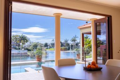 House For Sale - QLD - Benowa Waters - 4217 - RARE NORTH-TO-WATER RESIDENCE WITH 32.1M WATERFRONTAGE & PRIVATE PONTOON (Image 2)