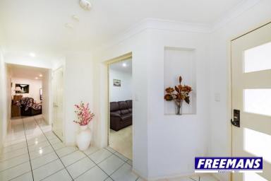 House For Sale - QLD - Kingaroy - 4610 - 5 bedrooms, well established in dress circle  (Image 2)