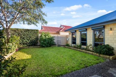 House For Lease - WA - Dalyellup - 6230 - CONVENIENTLY LOCATED  (Image 2)