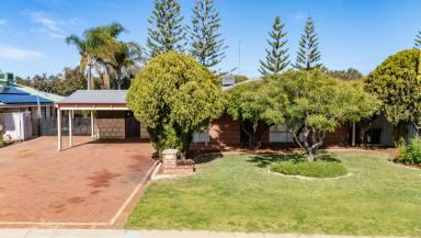 House For Sale - WA - Halls Head - 6210 - Spacious 5x2 Family Living in Seascapes  (Image 2)