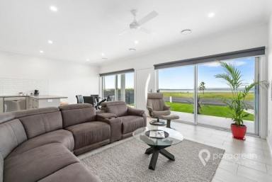 House For Lease - VIC - Port Welshpool - 3965 - FULLY FURNISHED 4 BEDROOM 2 BATHROOM HOME IN PORT WELSHPOOL  (Image 2)