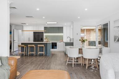 House For Sale - WA - Kardinya - 6163 - Room to Live Large!  (Image 2)
