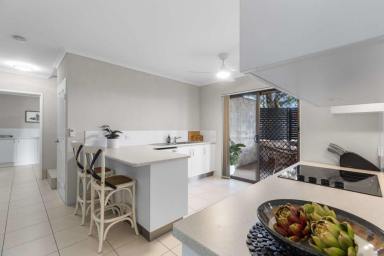 House For Sale - QLD - Rainbow Beach - 4581 - COASTAL INVESTMENT OPPORTUNITY  (Image 2)