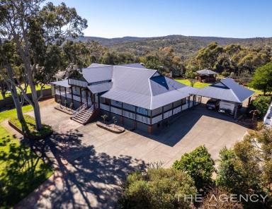 House For Sale - WA - Swan View - 6056 - EXCEPTIONAL ARCHITECTURE SHOWCASING ROOMS WITH PANORAMIC VIEWS!  (Image 2)