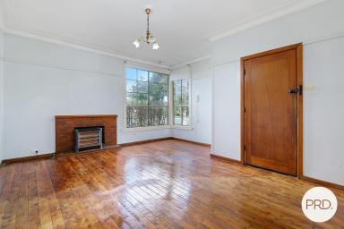 House For Lease - NSW - North Albury - 2640 - COMFORTABLE LIVING WITH SECURE YARD!  (Image 2)