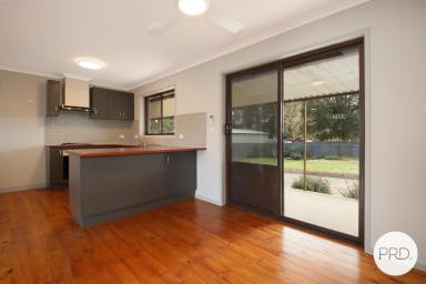 House For Lease - NSW - Thurgoona - 2640 - COMFORT AND CONVENIENCE! (Image 2)