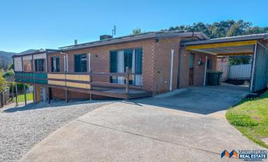 House For Sale - VIC - Myrtleford - 3737 - Spacious, Stylish & Perfectly Positioned with Golf Course and Mountain Views  (Image 2)