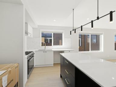 House For Sale - VIC - East Bairnsdale - 3875 - BRAND-NEW METRICON MASTERPIECE | LUXURY LIVING WITH PREMIUM UPGRADES THROUGHOUT  (Image 2)