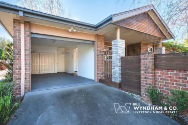 Unit For Lease - VIC - Bairnsdale - 3875 - COMFORTABLE & CONVENIENT LIVING IN BAIRNSDALE  (Image 2)