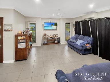 House For Sale - QLD - Mareeba - 4880 - The Perfect Balance of Comfort and a big back yard (Image 2)