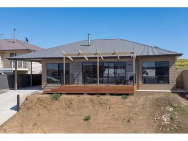 House For Sale - SA - Mannum - 5238 - An Entertainer’s Delight (Image 2)