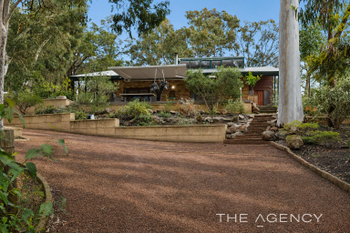 House For Sale - WA - Glen Forrest - 6071 - TREETOP TRANQUILLITY WITH HILLS CHARACTER  (Image 2)