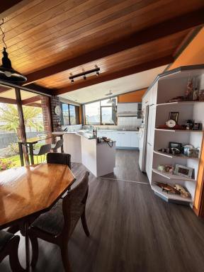 House For Sale - TAS - Romaine - 7320 - Character, Charm & Convenience (Image 2)
