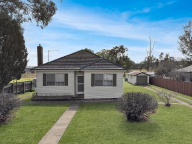 House For Sale - NSW - Marulan - 2579 - Neat as a Pin!  (Image 2)