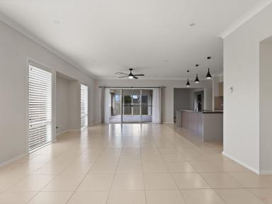 House For Sale - NSW - Moss Vale - 2577 - Spacious Family Living in a Convenient Moss Vale Location  (Image 2)