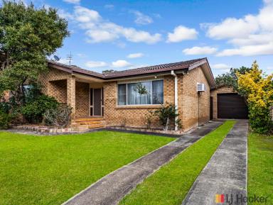 House For Sale - NSW - Surf Beach - 2536 - TICKS A LOT OF THE BOXES.  (Image 2)
