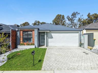 House For Sale - WA - Aveley - 6069 - THE AVELEY LIFESTYLE AWAITS!! (Image 2)
