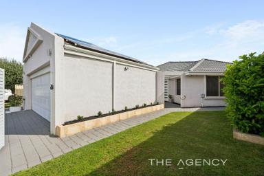 House For Sale - WA - Hillarys - 6025 - Coastal Seclusion  (Image 2)