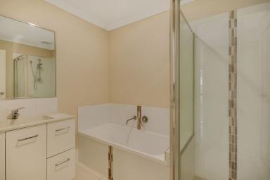 Unit For Lease - QLD - Cambooya - 4358 - Modern Country Living!  (Image 2)