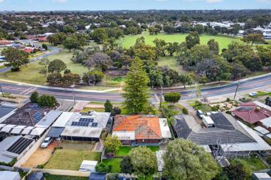 House For Sale - WA - Girrawheen - 6064 - Parkside Development Potential  (Image 2)