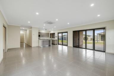 House For Sale - QLD - Meringandan West - 4352 - Space, Versatility & Exceptional Shedding on 2,119sqm  (Image 2)