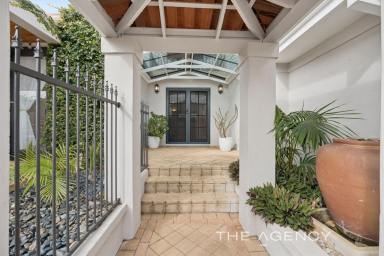 House For Sale - WA - Hillarys - 6025 - Room to Gather and Retreat  (Image 2)
