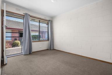 Unit For Lease - VIC - Parkdale - 3195 - COSY | ONE BEDROOM UNIT | GREAT LOCATION (Image 2)