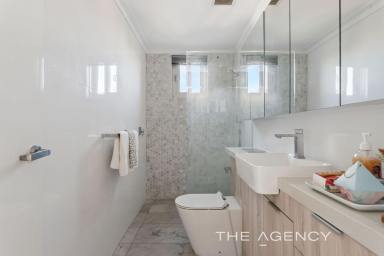 Apartment For Sale - WA - Mount Lawley - 6050 - Modern City Living with Uninterrupted Skyline Views  (Image 2)