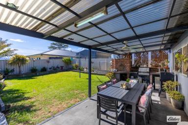 House For Sale - NSW - Bega - 2550 - BEAUTIFULLY PRESENTED 4 BEDROOM FAMILY HOME  (Image 2)