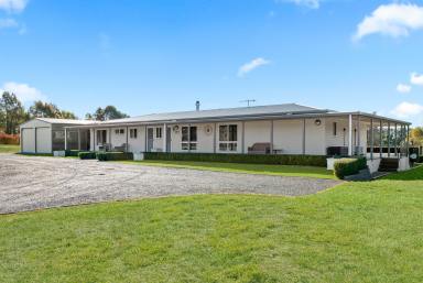 House For Sale - NSW - Crookwell - 2583 - Immaculate Lifestyle Living with Breathtaking Rural Views  (Image 2)