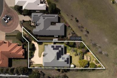House For Sale - QLD - Middle Ridge - 4350 - Federation Charm, Privacy and Parkland Outlook  (Image 2)