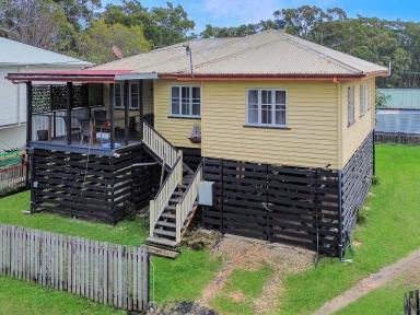 House For Sale - QLD - Russell Island - 4184 - Timeless Queenslander - Charm with Water Views... (Image 2)