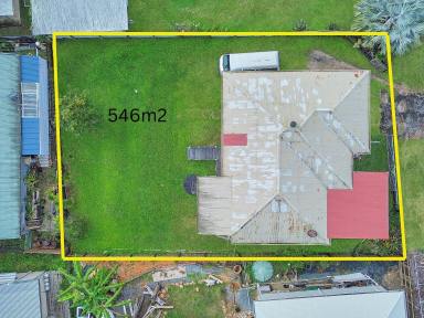 House For Sale - QLD - Russell Island - 4184 - Timeless Queenslander - Charm with Water Views... (Image 2)