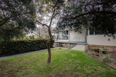 House For Sale - WA - East Fremantle - 6158 - Architectural Sophistication, Riverside Living (Image 2)