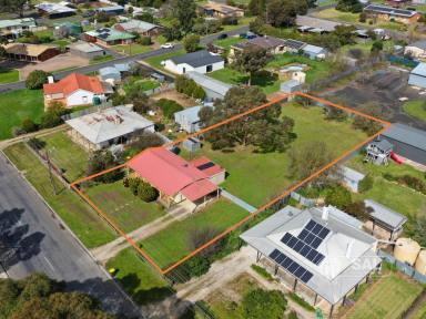 House For Sale - SA - Bordertown - 5268 - Big Block, Big Potential (Image 2)