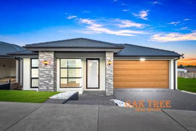 House For Sale - VIC - Darley - 3340 - Luxury Family Living in Darley!!!  (Image 2)