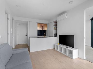 Apartment For Lease - VIC - Melbourne - 3000 - Fully Furnished Luxury 2 bedrooms 1 bathroom Aurora Apartment on 32nd Floor  (Image 2)