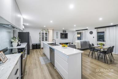 House For Sale - WA - Gooseberry Hill - 6076 - Space, Style and Serenity in Gooseberry Hill (Image 2)