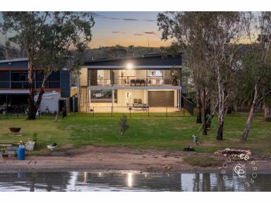 House For Sale - SA - Pellaring Flat - 5238 - A Riverfront Home Without Compromise  (Image 2)