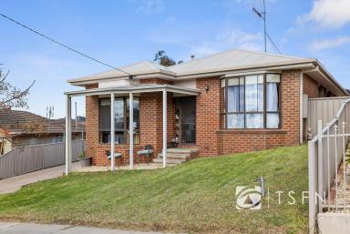 House For Sale - VIC - North Bendigo - 3550 - Elevated Home with Views and Convenient Location  (Image 2)