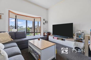 House For Sale - VIC - North Bendigo - 3550 - Elevated Home with Views and Convenient Location  (Image 2)