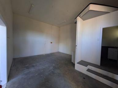 Showrooms/Bulky Goods For Lease - NSW - West Gosford - 2250 - Your New Studio Space!!  (Image 2)