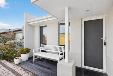 House For Sale - WA - Madeley - 6065 - Built in 2017, Low-Maintenance & Move-In Ready!  (Image 2)