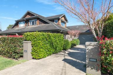 Townhouse For Sale - NSW - Berry - 2535 - Elegant Townhouse Living in the Heart of Berry (Image 2)